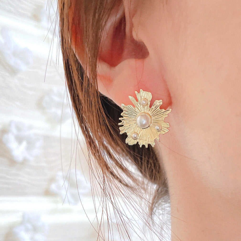 925 Sterling Silver Post Baroque Pearl Sunflower Stud Earrings